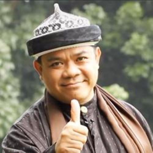 KH, Hari Moekti, Ulama Pejuang Milik Umat